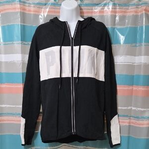 Victoria's Secret PINK Black and White Detail